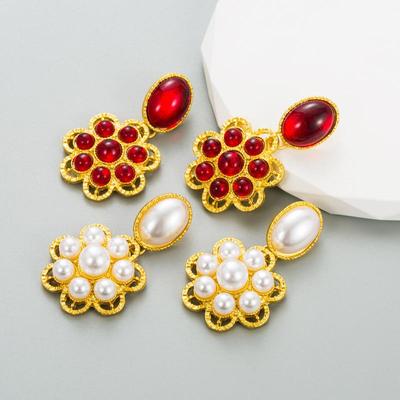 Dámské Retro náušnice s přívěskem ze slitiny titanové oceli Náušnice z akrylové pryskyřice Perlové květiny Geometrické ozdoby do uší