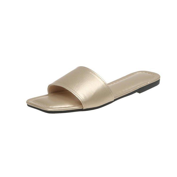 Flat-bottomed slippers women's summer outer wear new summer square head one-word drag large size cool slippers factory
