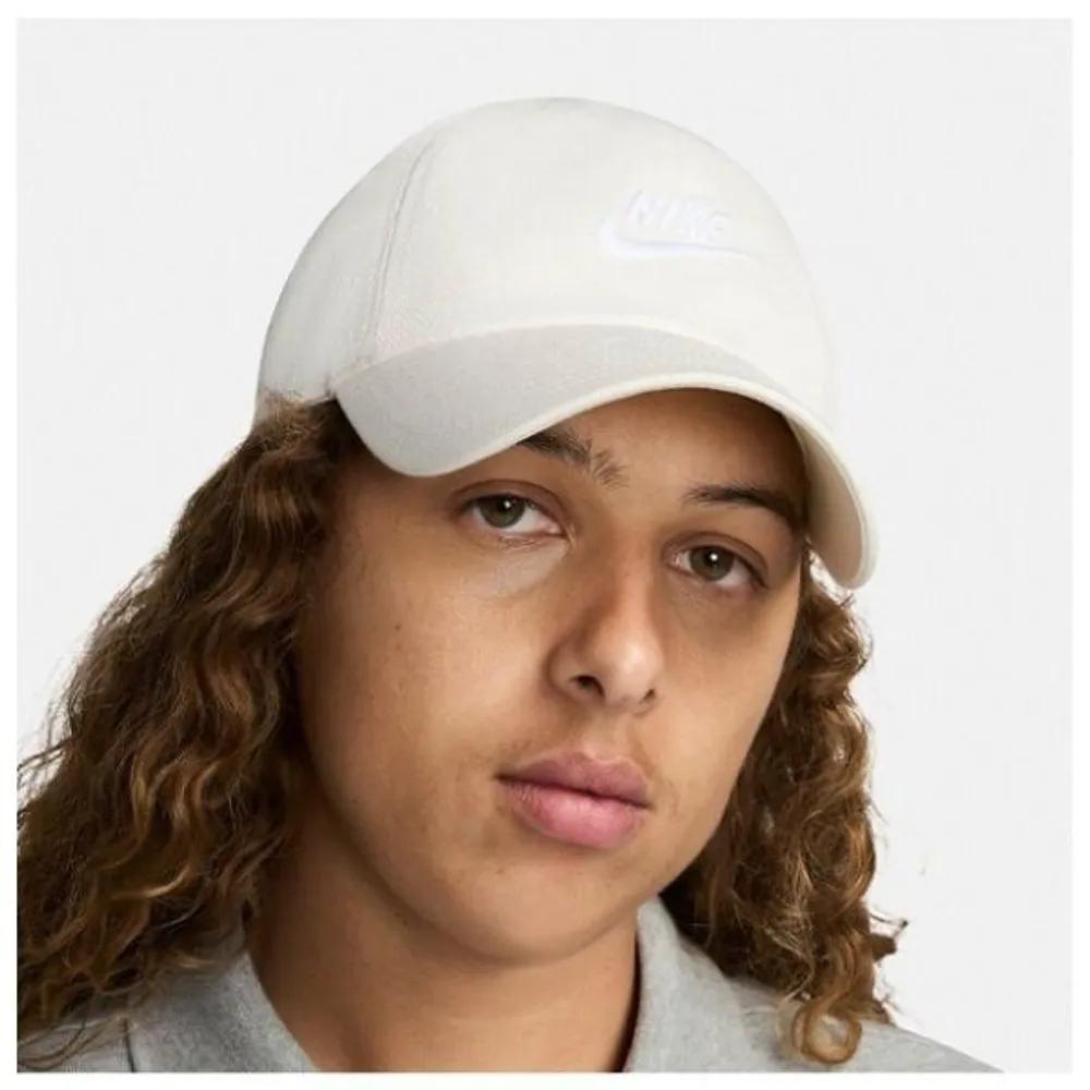 M Cap HQS FB5368-133 Club Unstructured Futura Wash Cap white series