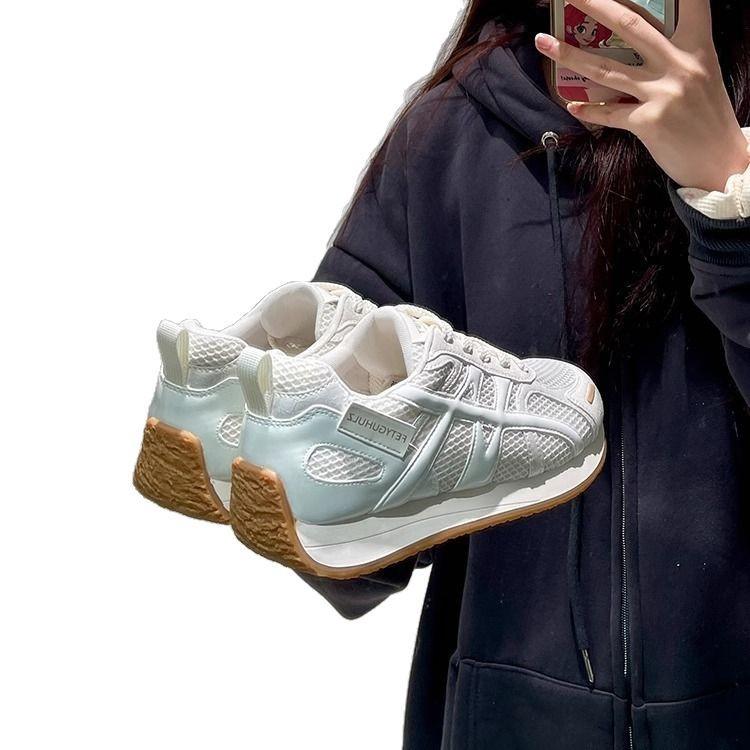 Retro versatile sports jogging shoes women's 2025 spring new leather mesh breathable lightweight casual dad shoes