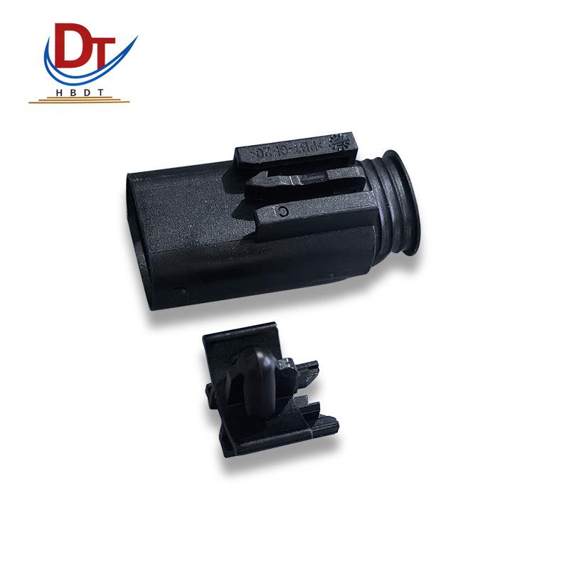 Automotive 4-Pin Black Plastic Wiring Harness Connector System