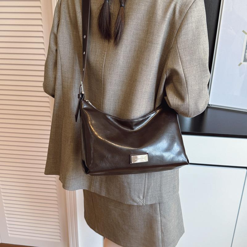 New large-capacity shoulder bag fashion underarm bag street trend portable shoulder messenger bag women's bag