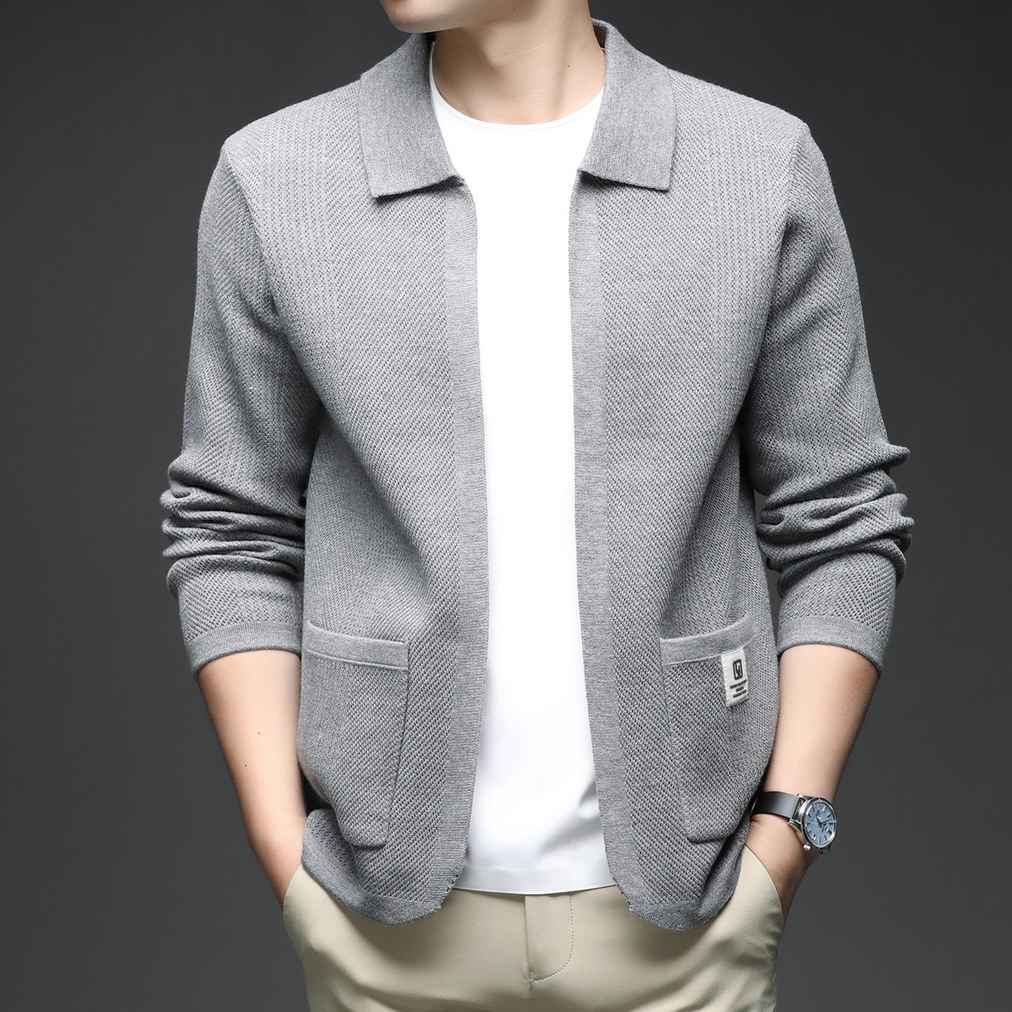 

2025 Autumn Men s Fashionable Knit Lapel Cardigan - Casual No-Button Patchwork with Pockets 2XL серый