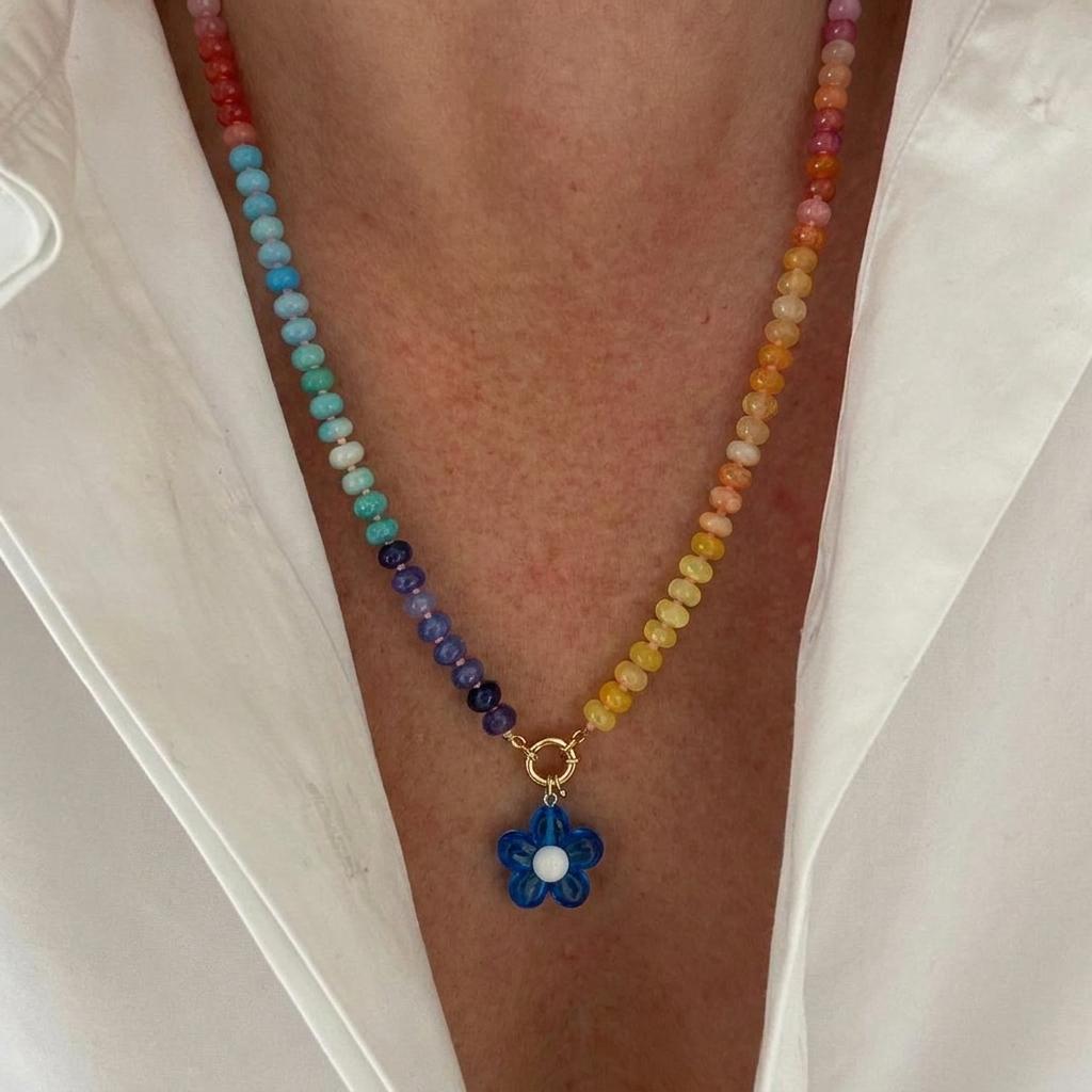 Cute Colorful Beaded Daisy Pendant Necklace for Women Trendy Handmade Beaded Plant Floral Necklace Charms Waterproof Jewelry