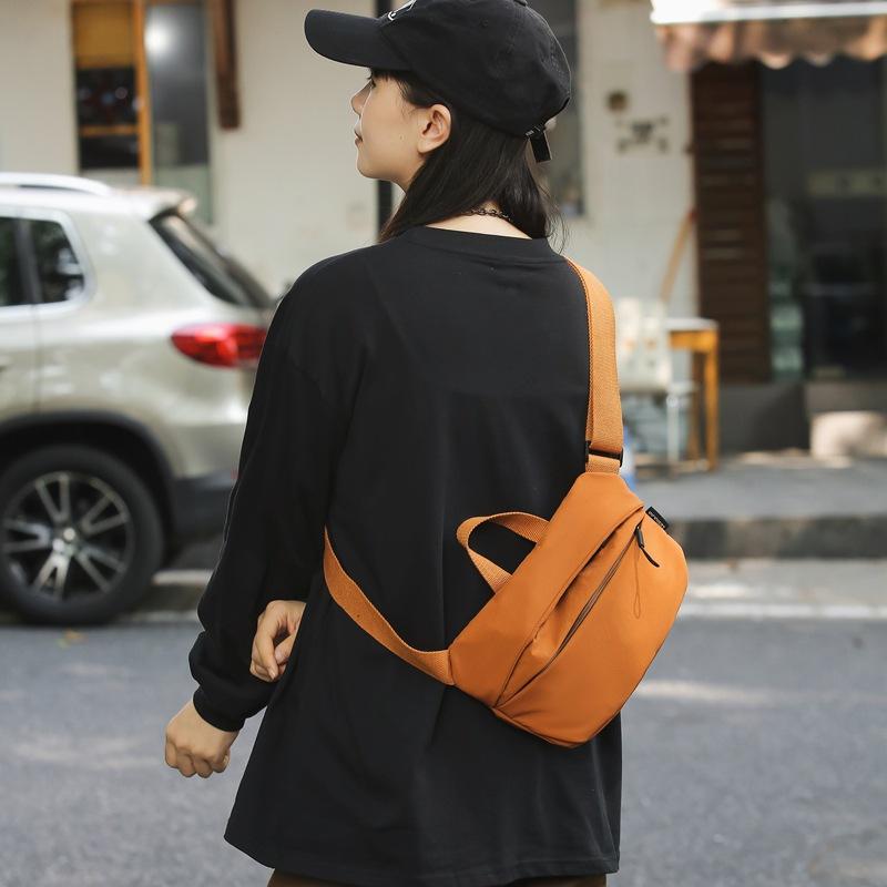 New Stylish Simple Versatile Women's Messenger Bag Travel Leisure Sports Cycling Breast Bag College Style Small Bag