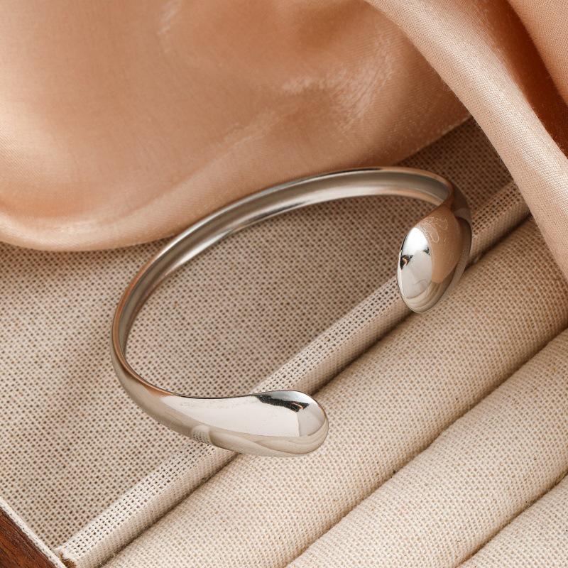 European-American Designer Bow & Heart Teardrop Bracelet Ring for Women's Summer Vacation