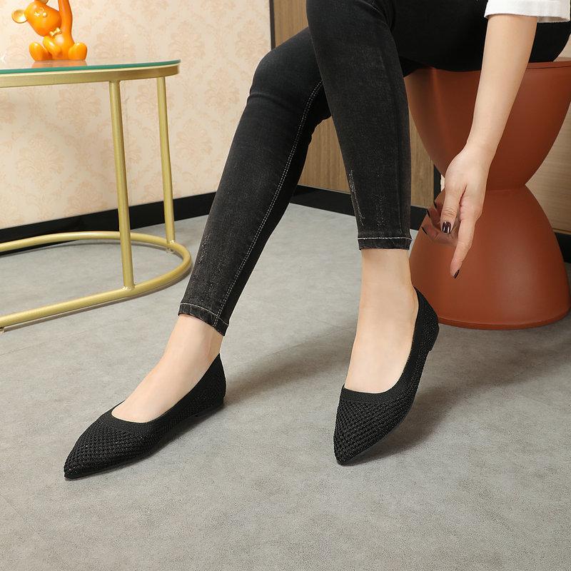 Soft-soled fly-woven single shoes, new spring and summer one-pedal women's shoes, flat-soled large-size knitted pointed boat shoes