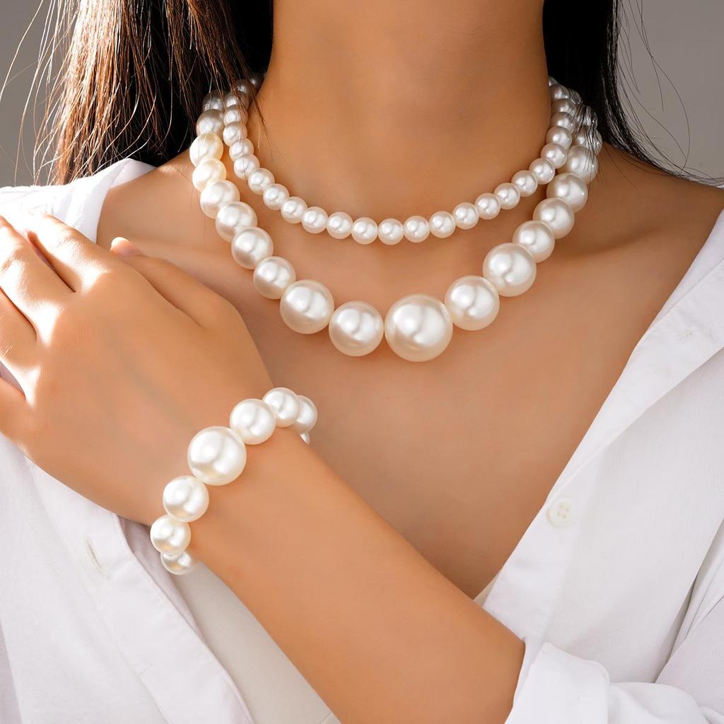 Bold Pearl Choker: Multi-layer Statement Necklace for Women