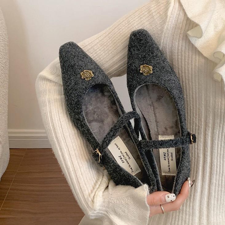 Fashion temperament French retro thick heel light mouth single shoes women's 2025 new spring and autumn skirt velvet Mary Jane shoes