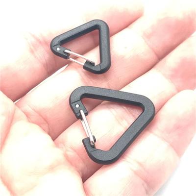 Hochwertiger Dreieck-Karabiner Kunststoff 15/20mm Outdoor Schnapphaken Werkzeugzubehör Outdoor-Werkzeug