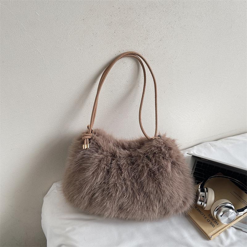 Korean Gentle Shoulder Hair Bag Women's 2025 Autumn New Large-capacity Commuter Underarm Bag Portable Plush Bag