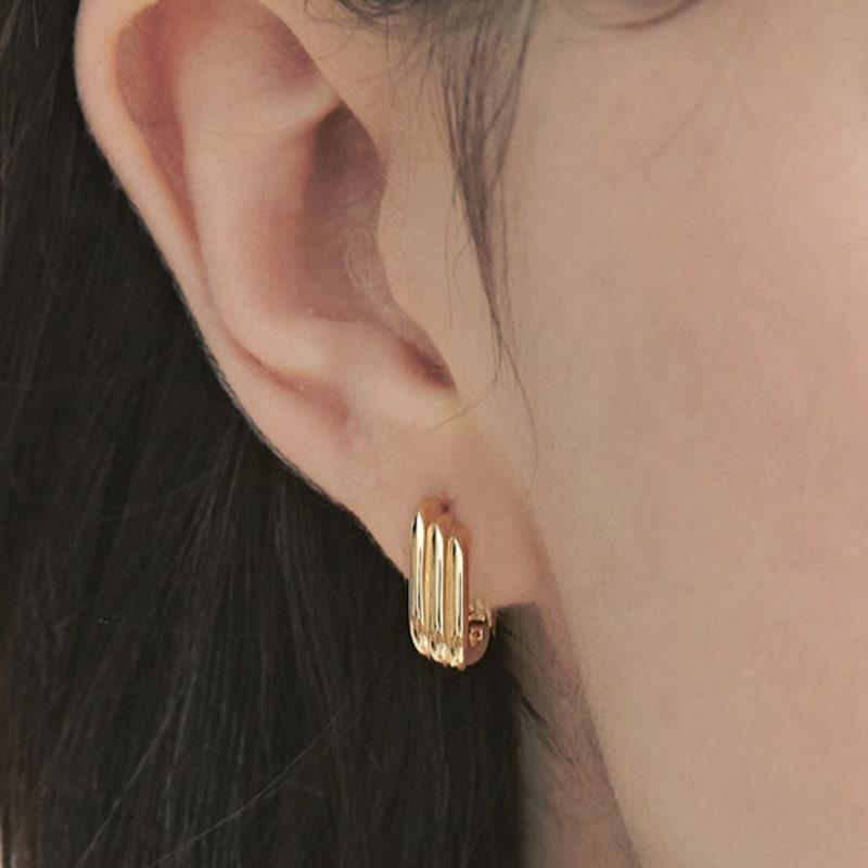 

hyeres-lor Triple Silver (Y) Square Slide Earrings HL3E40303Y9XXX single type