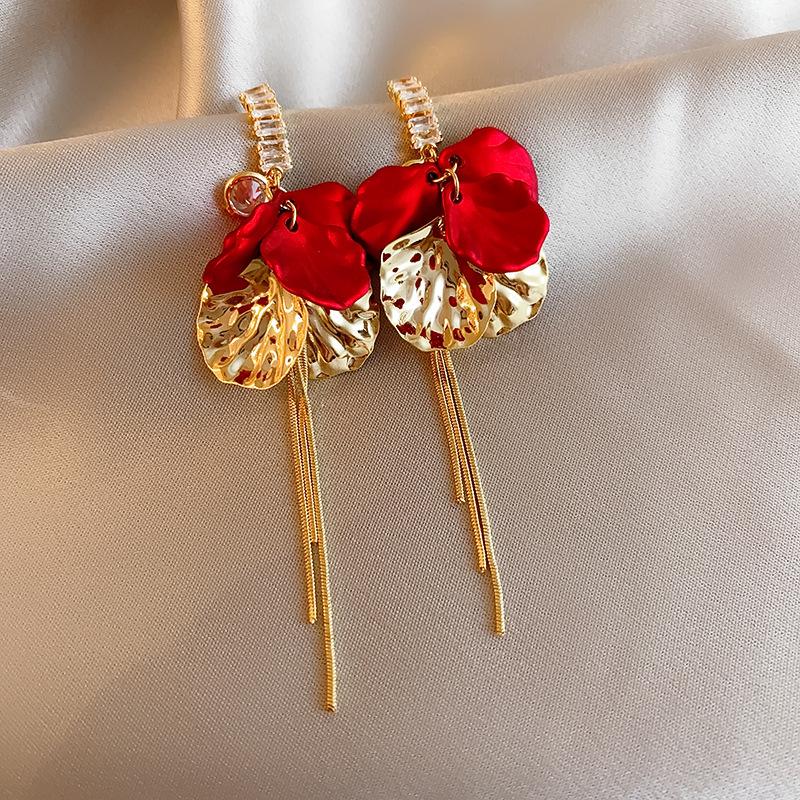 2024 Exquisite High-End Retro Silver Needle Red Heart Flower Earrings for Women
