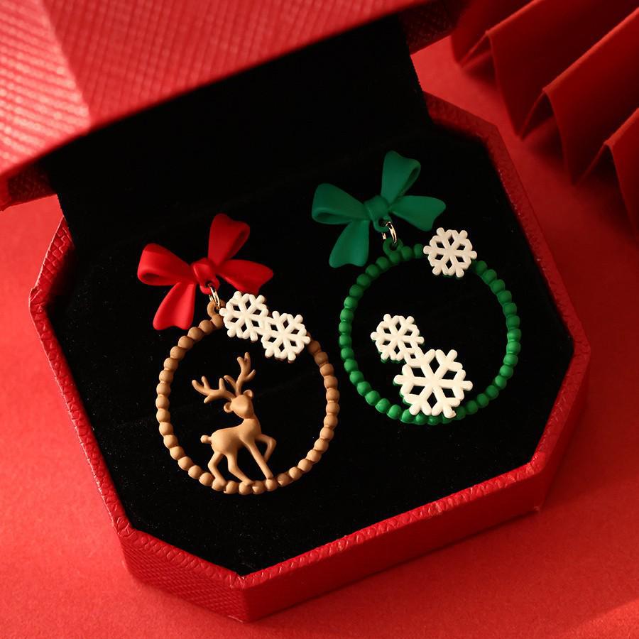 

Silver Snowflake Reindeer Round Earrings - High-End Christmas Studs