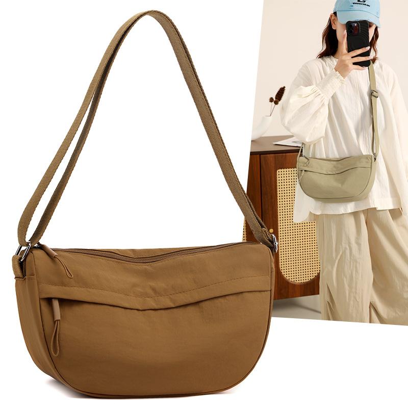 Simple and Fashionable Shoulder Bag Women's New Casual and Lightweight Trendy Messenger Bag High-end Solid Color Large-capacity Bag Tide