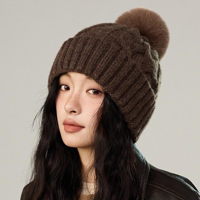 Winter New Women's Velvet Twist Hairball Knitted Hat Outdoor Cycling Warm Hat