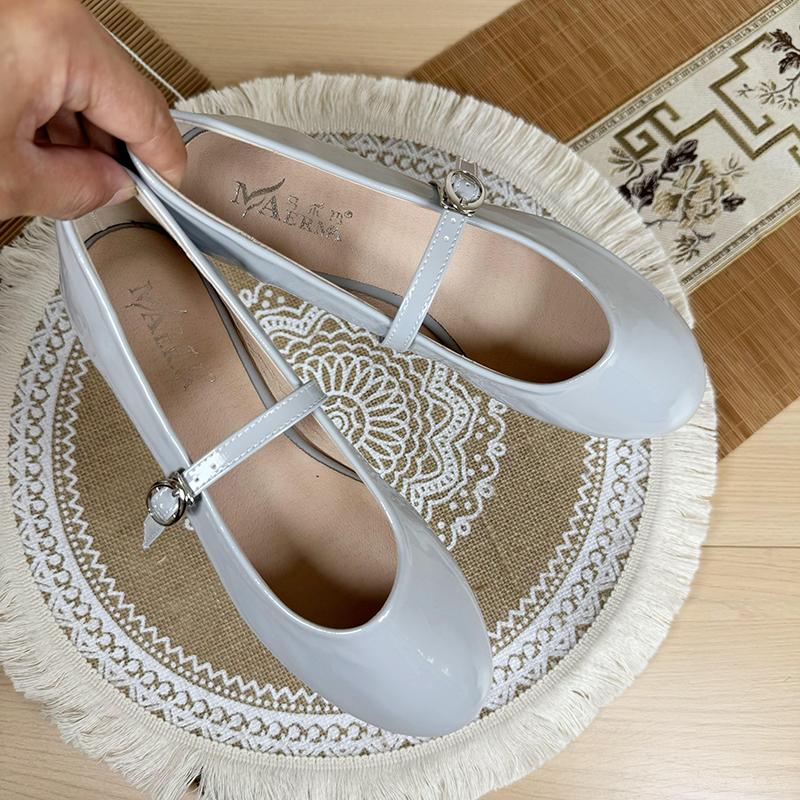 Fashion Flat Shoes Women's Spring Summer Casual Mary Jane Shoes Retro Shallow Round Toe Patent Leather Large Size Women's Shoes 42 43