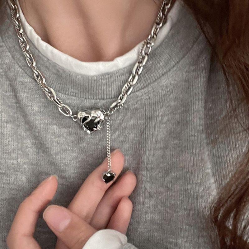 Sweet and cool lava love necklace women's tide niche high-end design sense sweater chain versatile personality sweater chain men