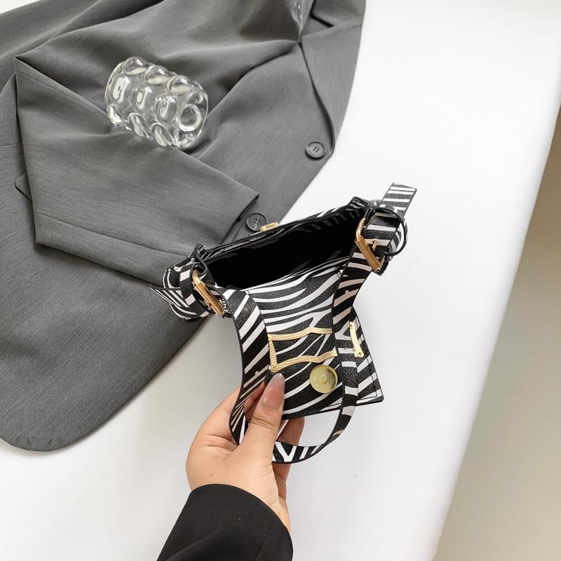 1 Piece one shoulder women's bag fashion crescent bag versatile hand bag