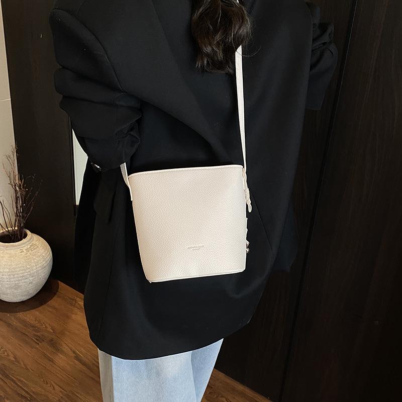 Versatile Bag Women's New Fashion Messenger Bag Shoulder Bucket Bag