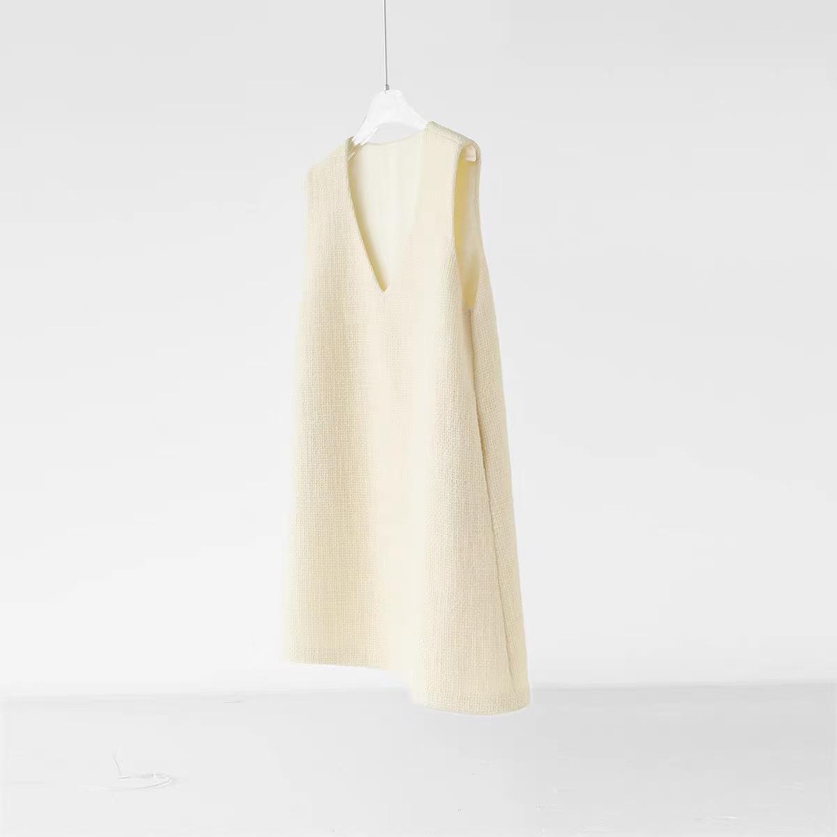 

Luxurious V-Neck Sleeveless Wool Tweed Shift Dress – New Winter Style Small брудно-білий