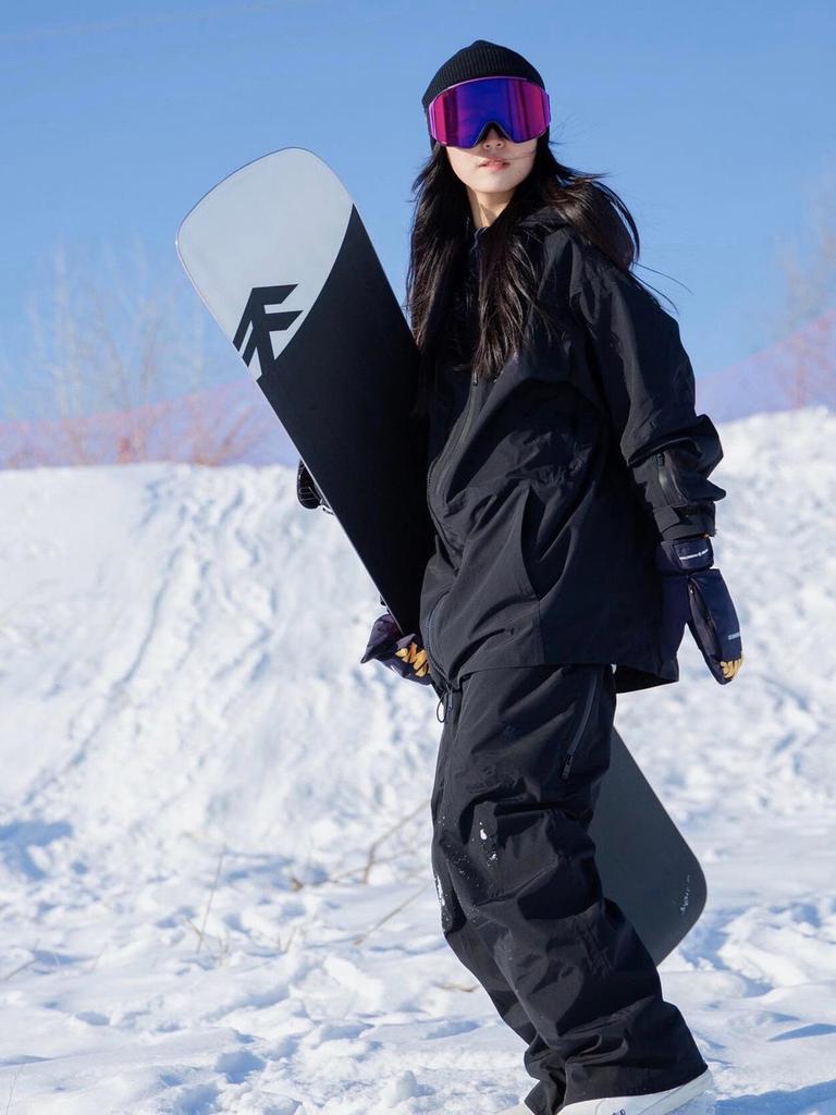 Waterproof Outdoor Ski Pants with Detachable Strap for Winter and Mountaineering
