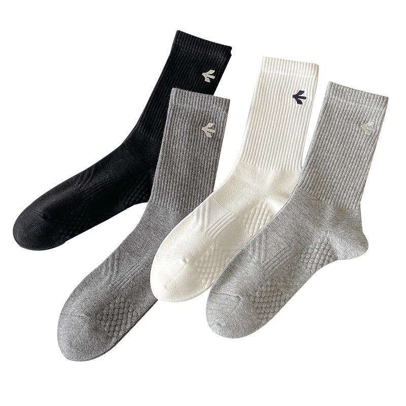 Men's Spring and Autumn Embroidery Sports Sweat Absorbing Breathable Long Cotton Socks