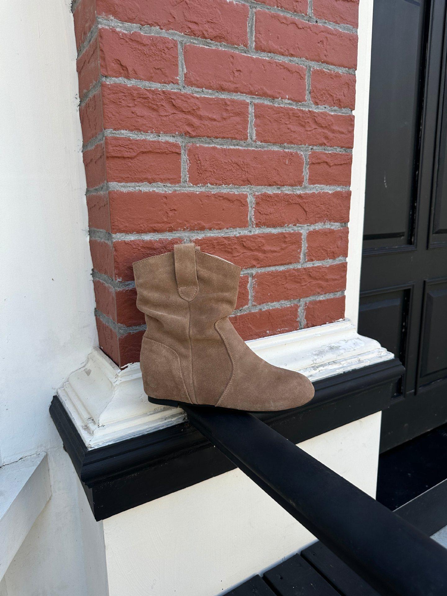 

Retro round head versatile lazy wind sleeve stacking boots 2025 new temperament thin flat bottom western boots cowboy boots 35 верблюд