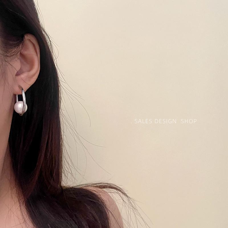 Spring Minimalist Pearl Hoop Earrings - Versatile, Elegant Jewelry for Women