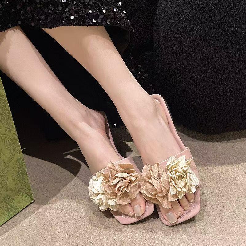 French retro flower women's summer wear beach sandals 2025 new new Chinese style with skirt flat-bottomed seaside slippers