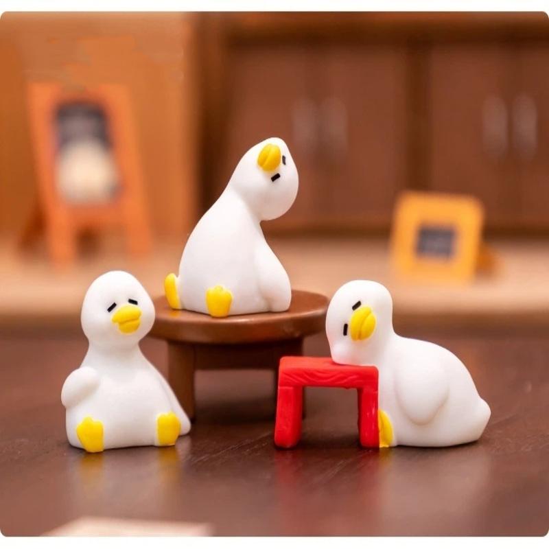 7 STuks Miniatuur Eend Ornamenten Leuke Kleine Eend Beeldjes Speelgoed Lichtgewicht Kleine Decoratie voor Poppenhuis Kinder Verjaardagsfeest Cadeaus