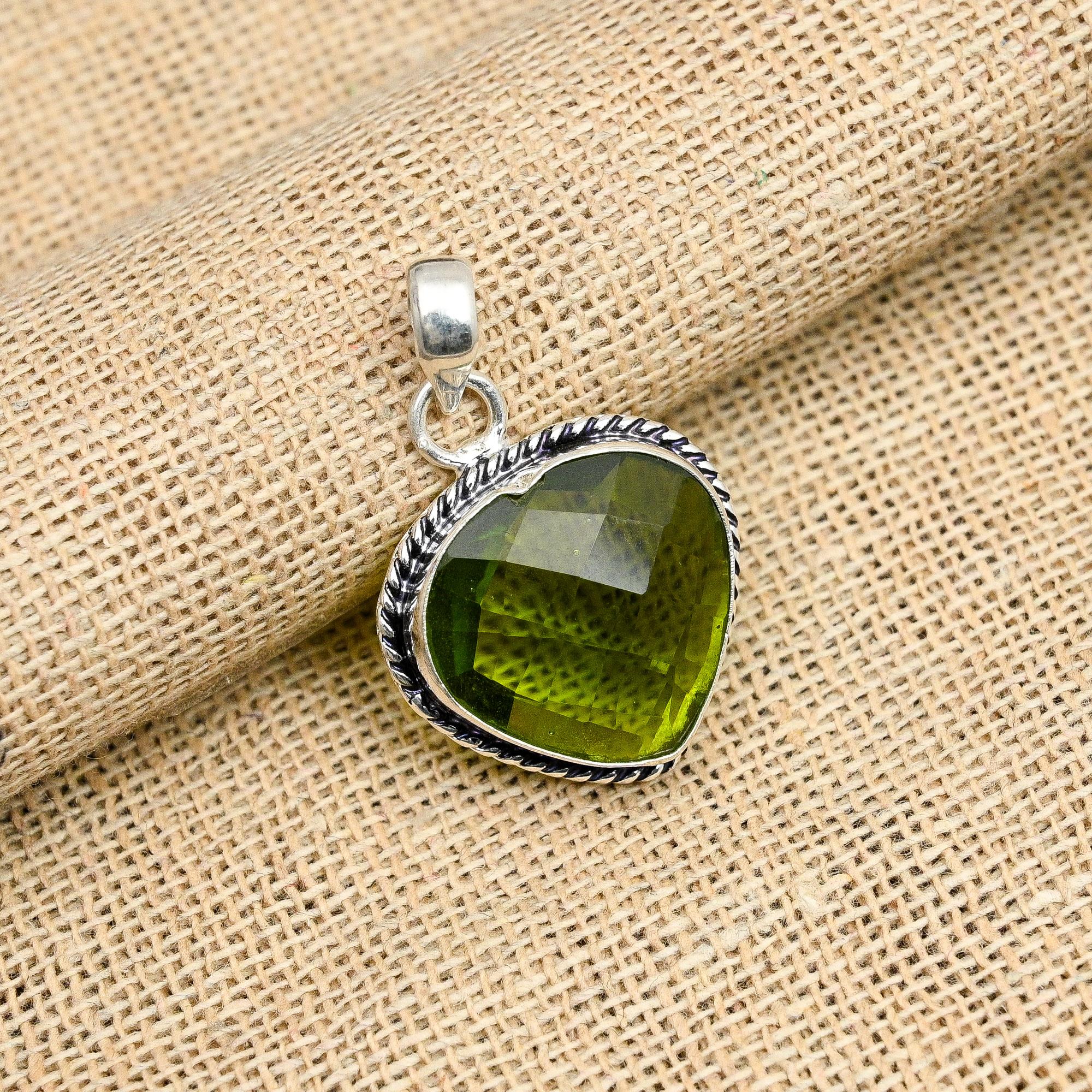 

Великолепный драгоценный камень перидот, драгоценный камень, стерлинговое серебро 925 пробы, ювелирные изделия ручной работы для женщин 1.50 Inches зелёный