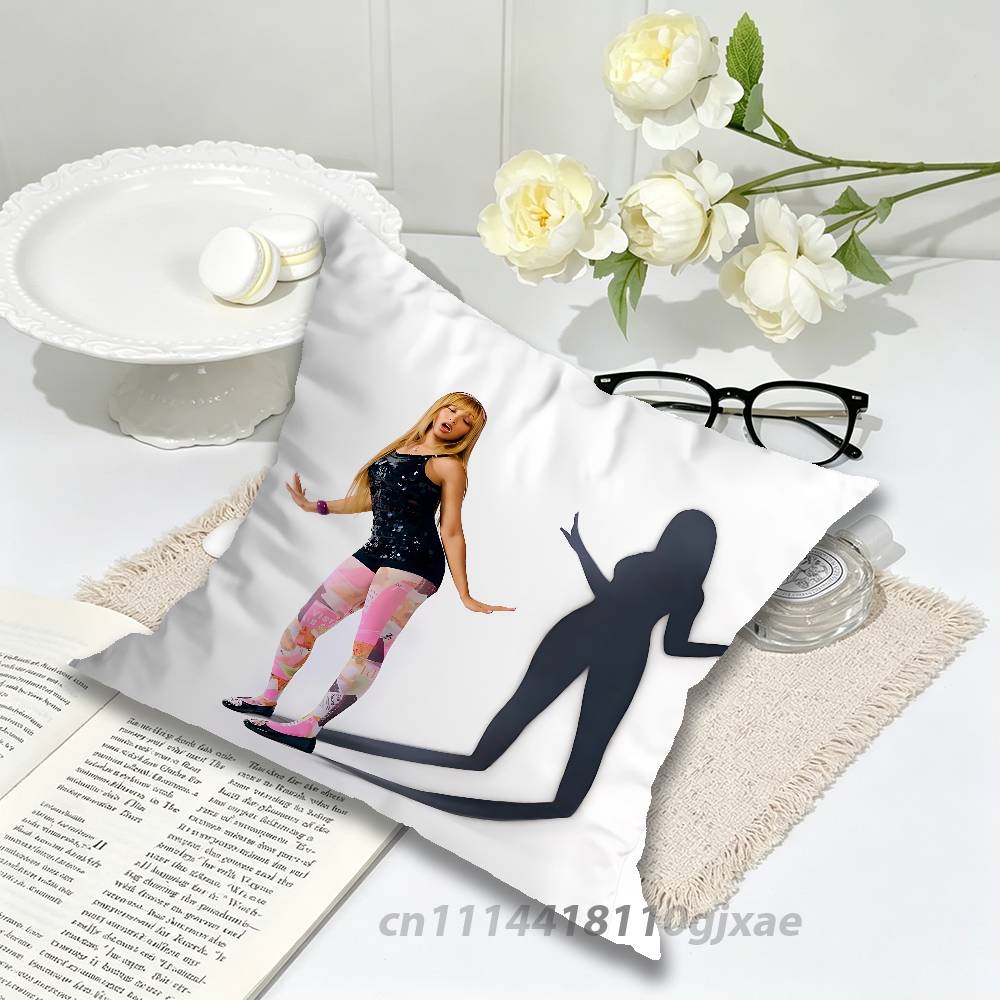PPinkpantheress Fancy Some More Pillow for Sofa Seat Chair DecorativeModern Home Decor Print Throw Cushion