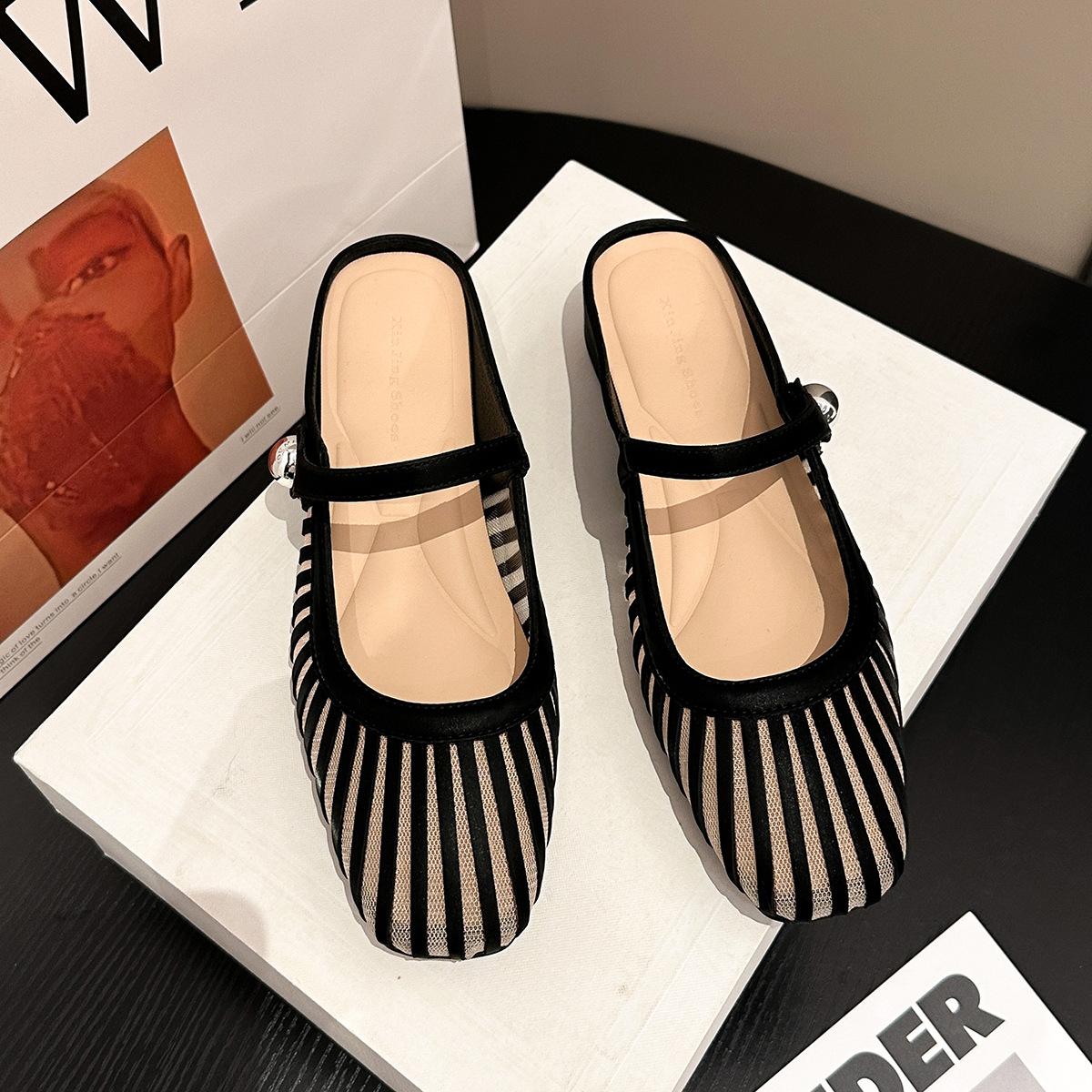 

796-27 Square head hollow bag head sandals women s leisure niche design flat bottom shallow mouth one-word buckle belt single shoes summer 35