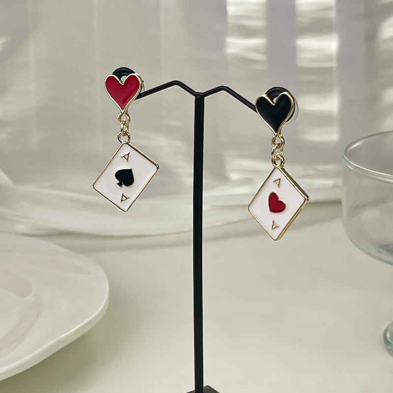 Creative Poker Heart Shape Pendant Earrings For Women Fashion Ace Card Dangle Earrings Party Grils Earrings Jewelry Gifts