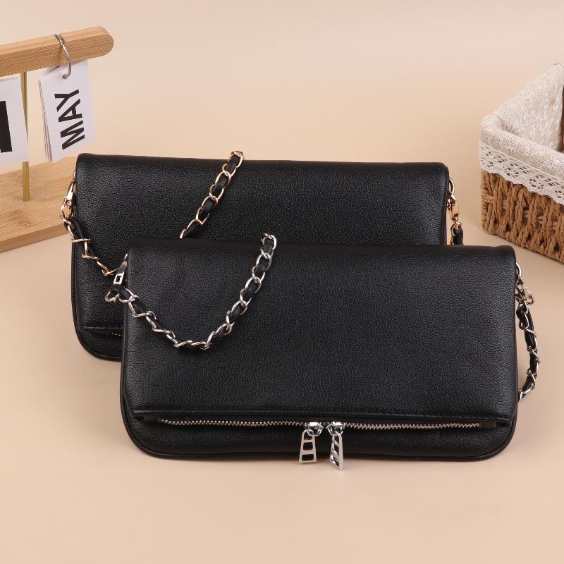 Black Chain Shoulder Bag Pattern Mini Crossbody Bag for Women Party Dating Daily Accessory