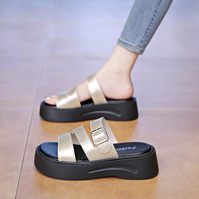 One-word drag 2025 fashion casual Boken slippers women wear cool slippers in summer women's new soft bottom thick bottom retro