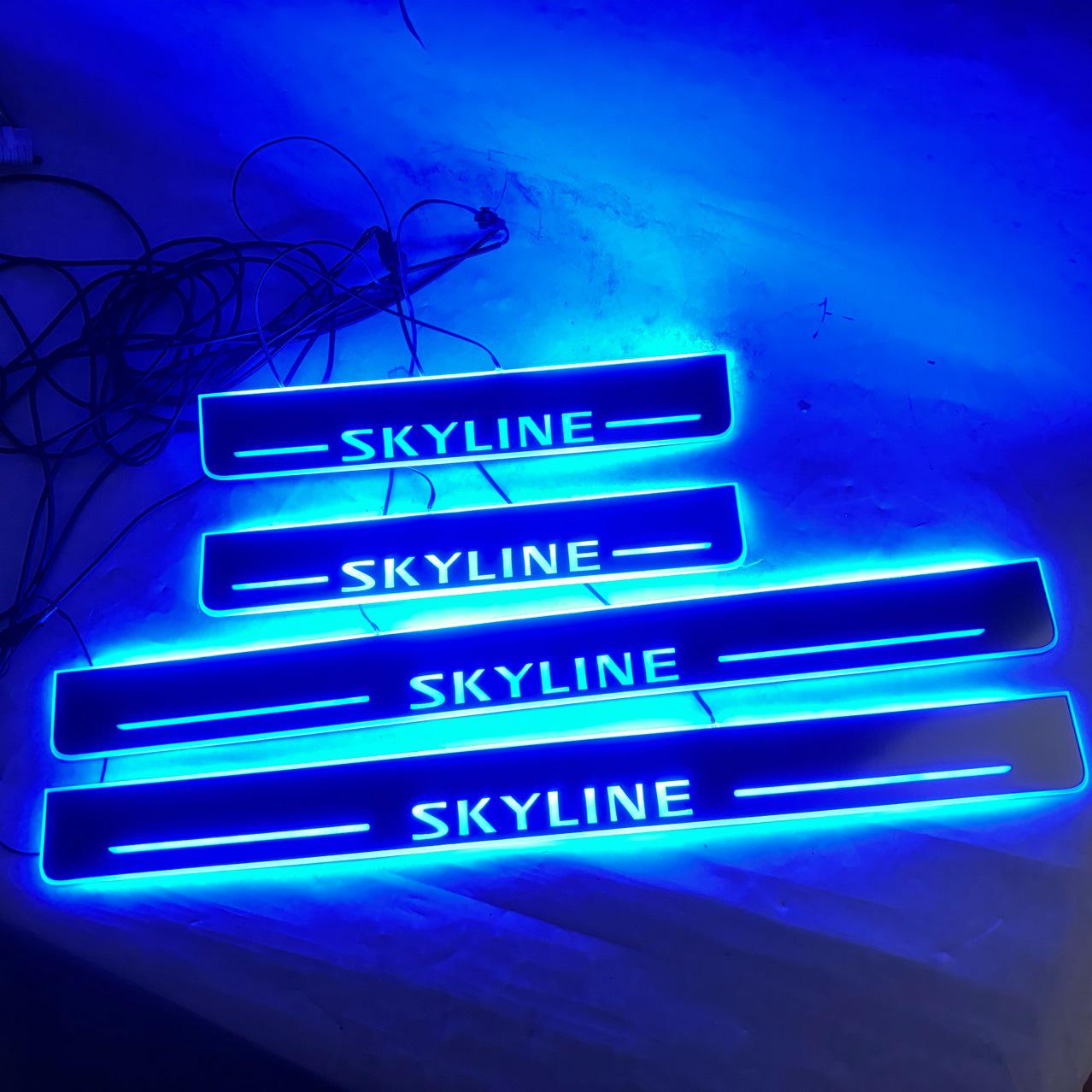 

Комплект из 4 динамических светодиодных накладок на пороги SKYLINE Custom Size & Text