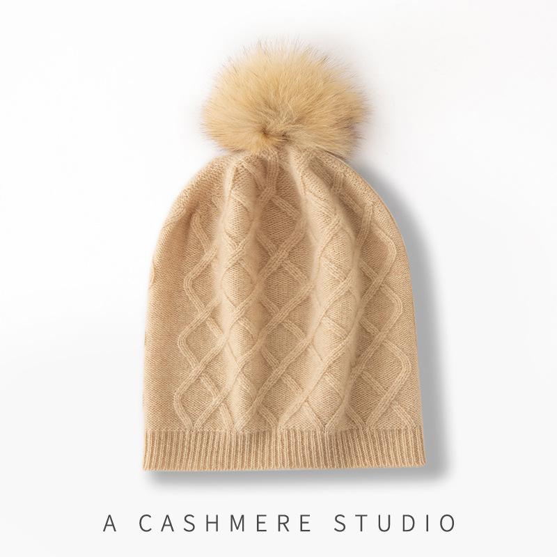 

New Autumn and Winter Women s High End Solid Color Rhombus Fur Ball Warm and Fashionable Knitted Casual Toe Cap One size