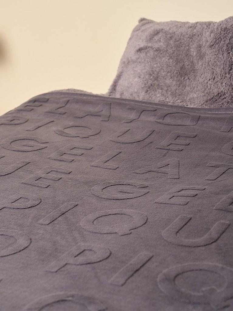 Carved Logo Pattern Blanket PSGG255806NVYF [Sleep]