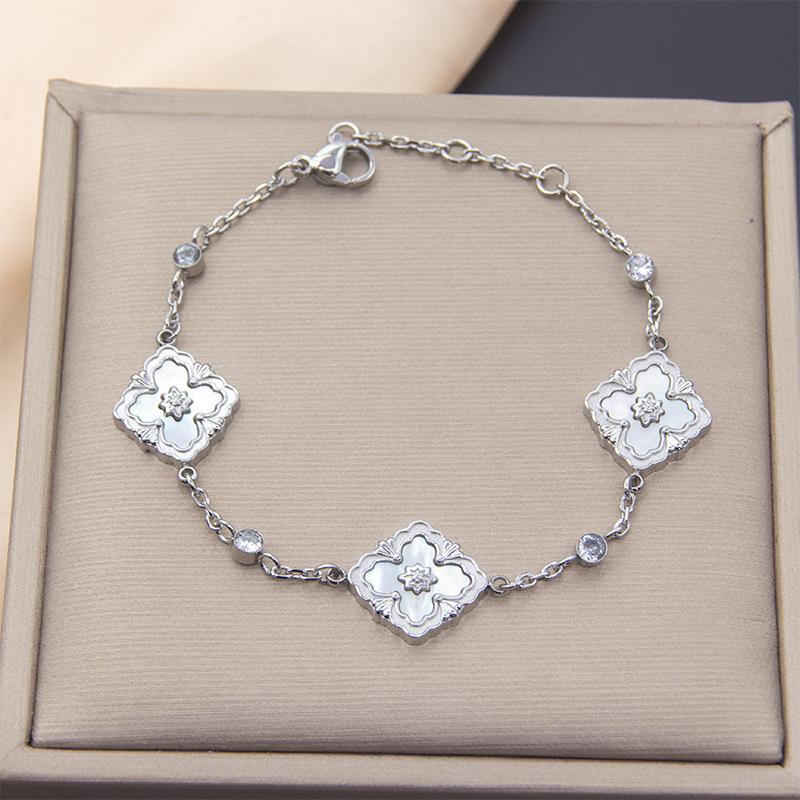 Four Leaf Clover Bracelet Women Vintage Natural White Mother-Of-Pearl Triple Flower Titanium Bracelet