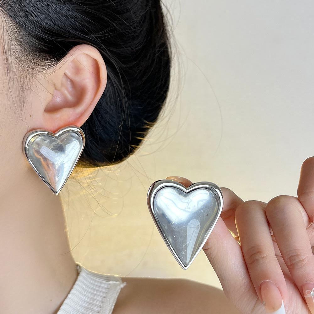 New Fashion Retro Heart Earrings 3D Transparent Exquisite and Elegant Ear Ornaments Unique Korean Heart-Shaped Studs Earrings