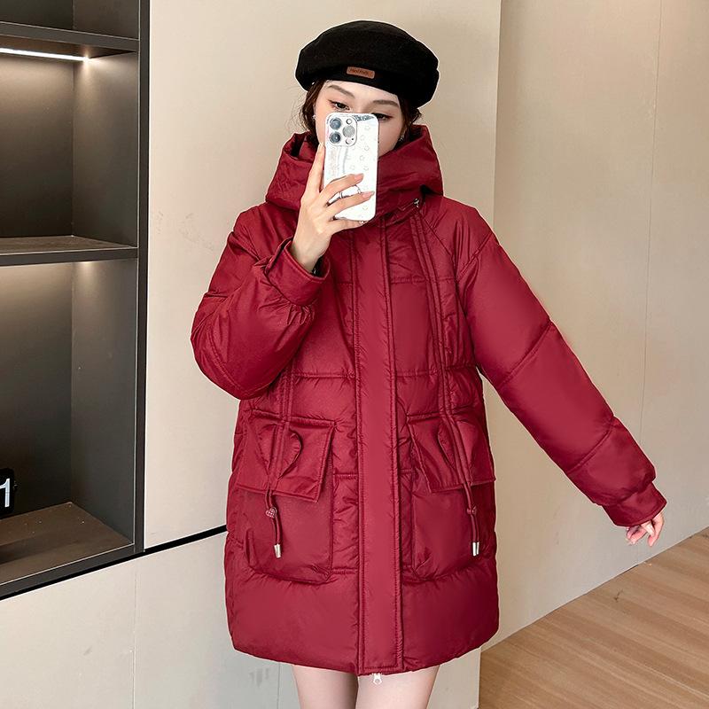 

Зимняя хлопковая одежда женская 2025 новая омолаживающая свободная модная средней длины блестящая хлопковая куртка XXL красный