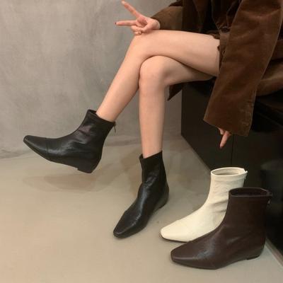 Nuova Moda Stivaletto Corto Retro da Donna Autunno/Inverno in Vera Pelle Stivali a Punta Scarpe Piatti Nude da Donna Scarpe Sottili