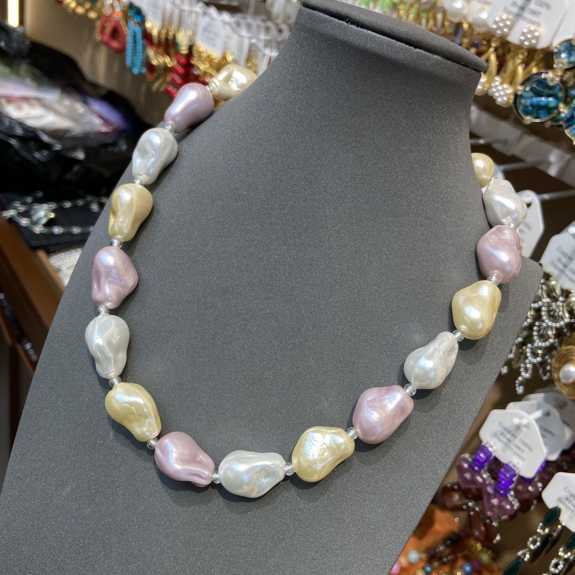 

Fashion Symphony Baroque Shell Bead Necklace, Medieval Vintage Color Special-Shaped High-End Items