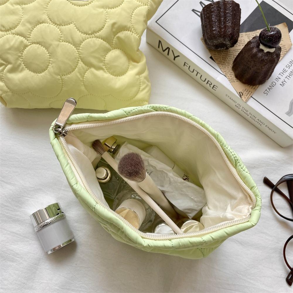 Macaron Color Flower Quilted Makeup Bag for Women Femal Soft CottonPadded Large Capacity Portable Cosmetic Organizer Pouch
