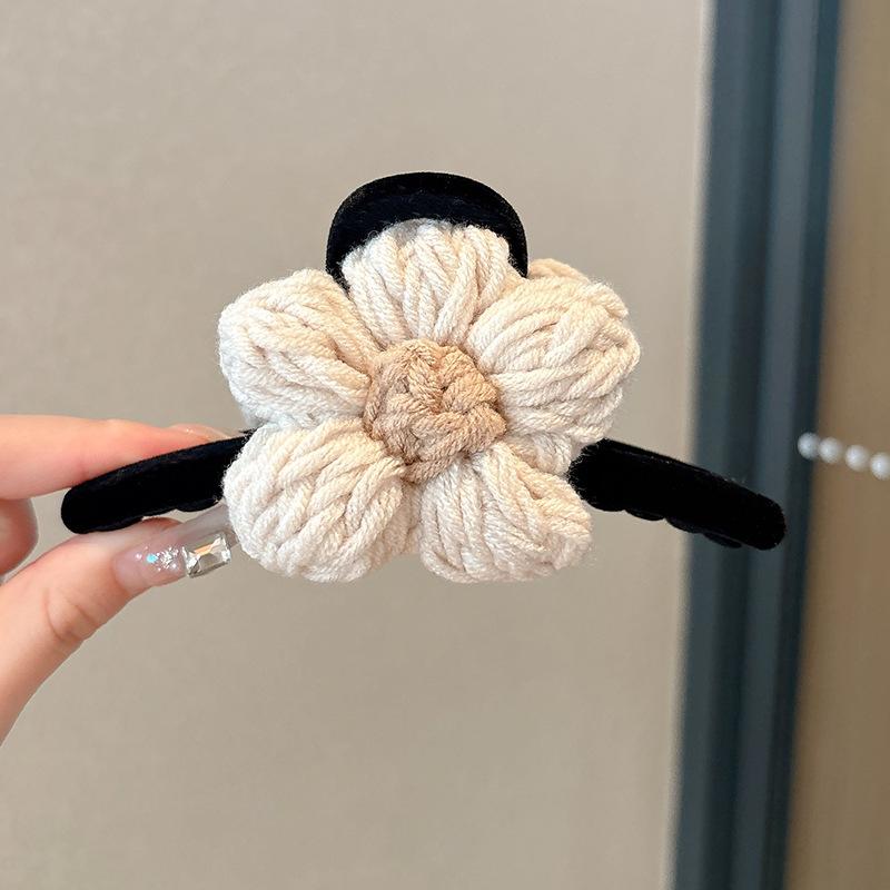 Fashion Autumn and Winter Plush Grab Clip Women's Winter Back Head Hair Shark Clip Hairpin Hairpin Large Hairy Hairpin Headwear