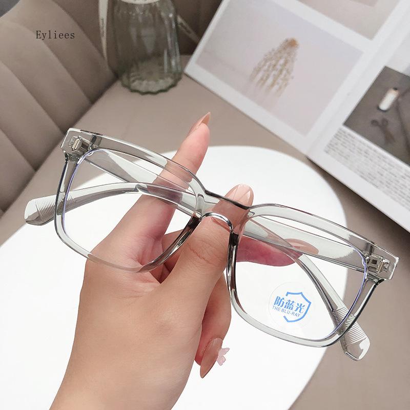 Fashion Trendy Woman Eyeglasses Latest Style Anti Blue Light Womens Glasses High Performance European American Eyeglass Frames