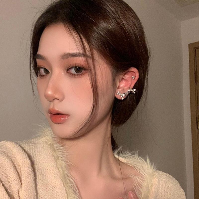 Top Stream Royal Sister Pearl Bow Earrings Ear Bone Clip Integrated Earrings Women'S Niche Design Advanced Sense