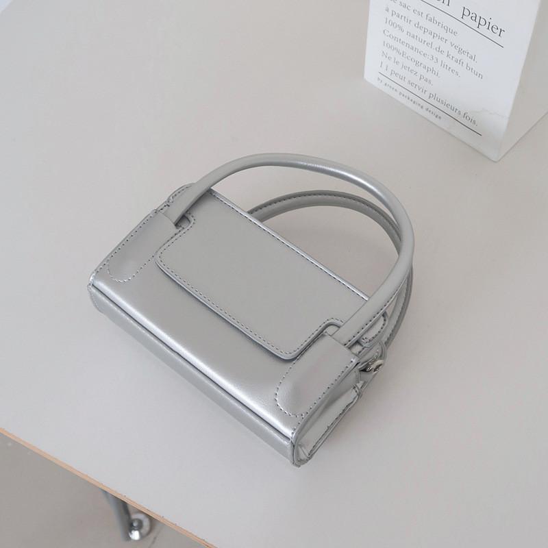 IELGY Niche Design Temperament Silver Small Square Bag, Simple Mini Mobile Phone Mouth Red Envelope, Messenger Bag